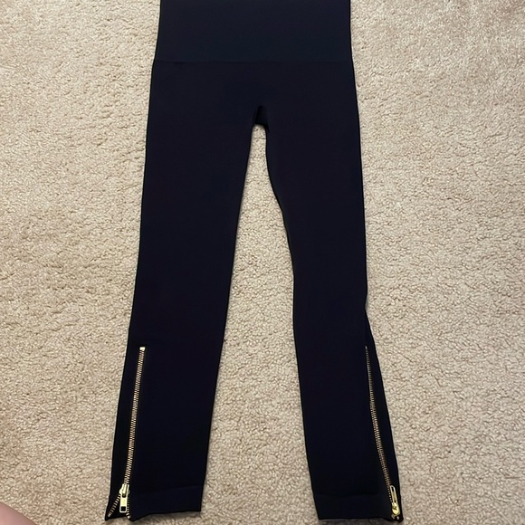 Knit Leggings - Picture 1 of 1